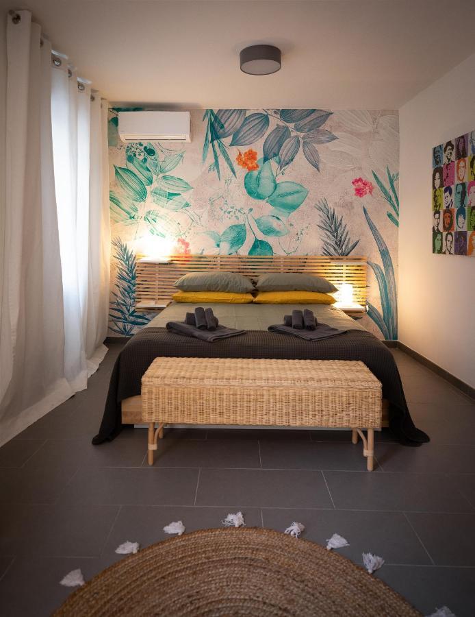 Via Calefati Land Apartment Бари Екстериор снимка