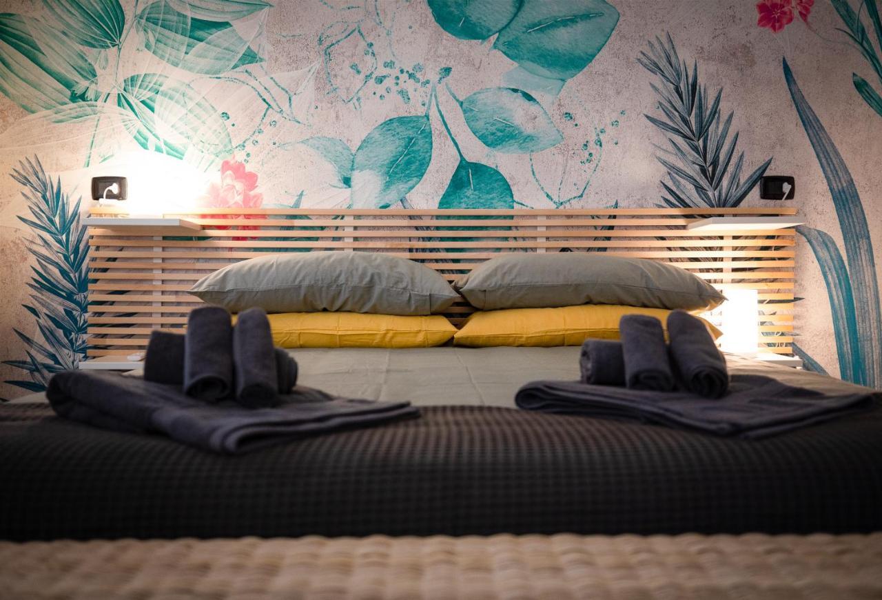 Via Calefati Land Apartment Бари Екстериор снимка