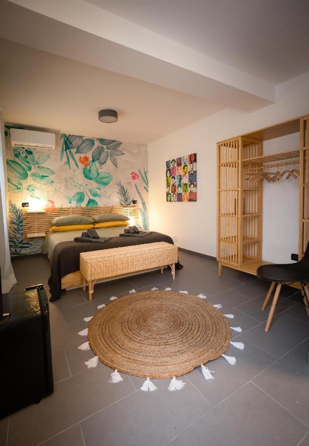 Via Calefati Land Apartment Бари Екстериор снимка