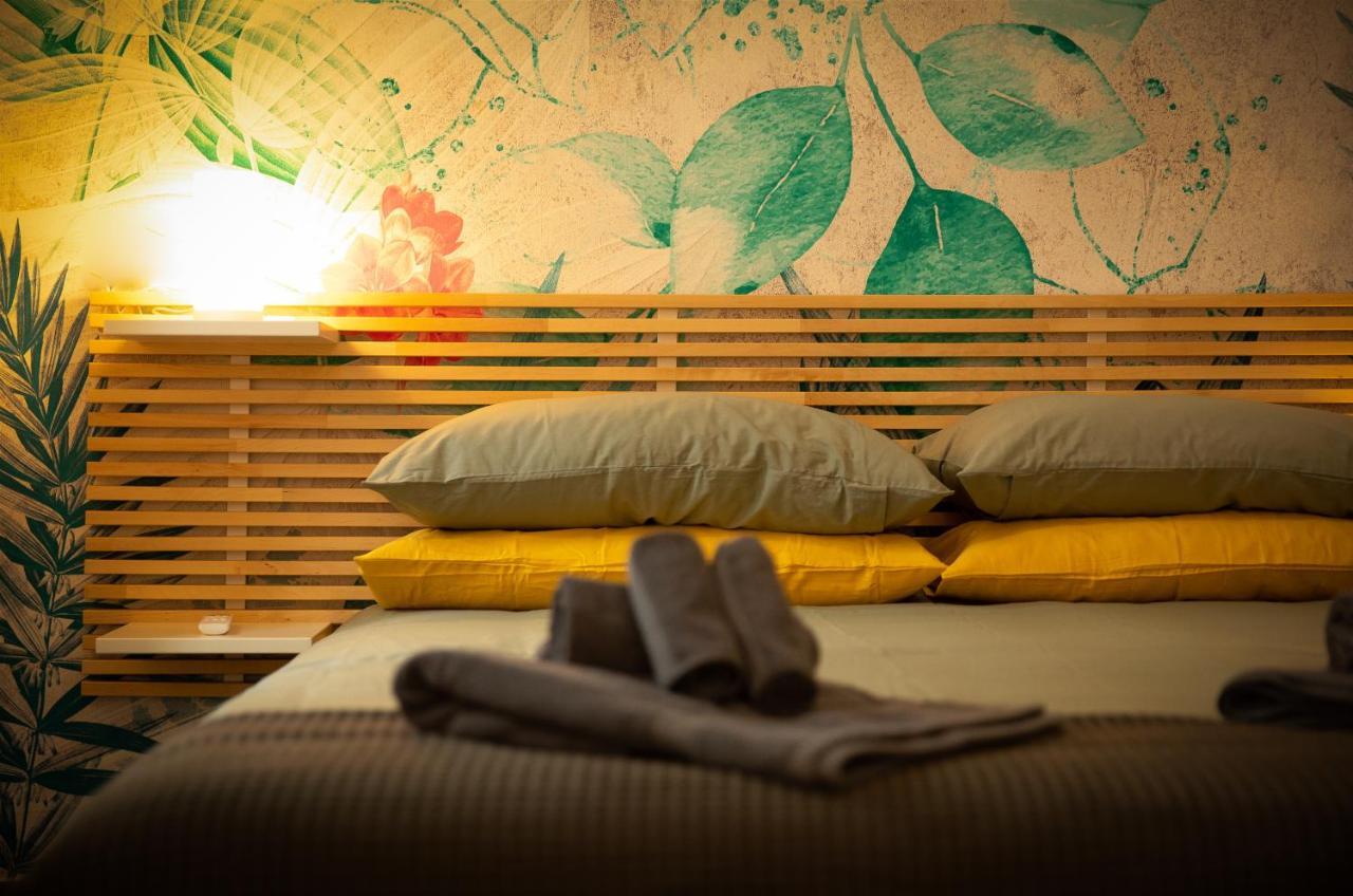 Via Calefati Land Apartment Бари Екстериор снимка